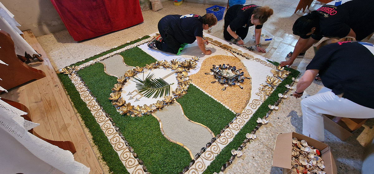 Valdoviño se viste de alfombra por primera vez